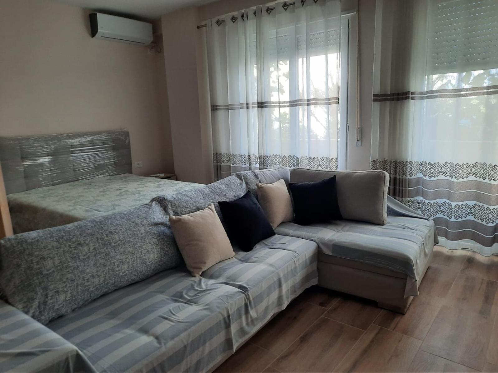 Spacious Near The Seaside Apartment *